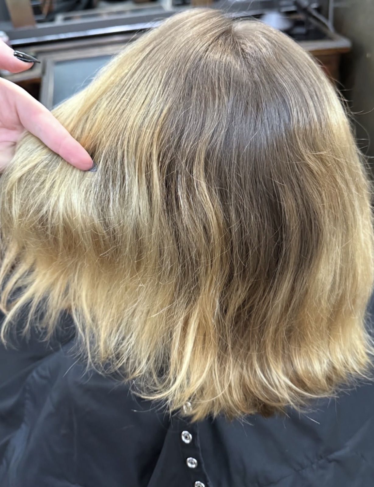 Brassy mid-length before