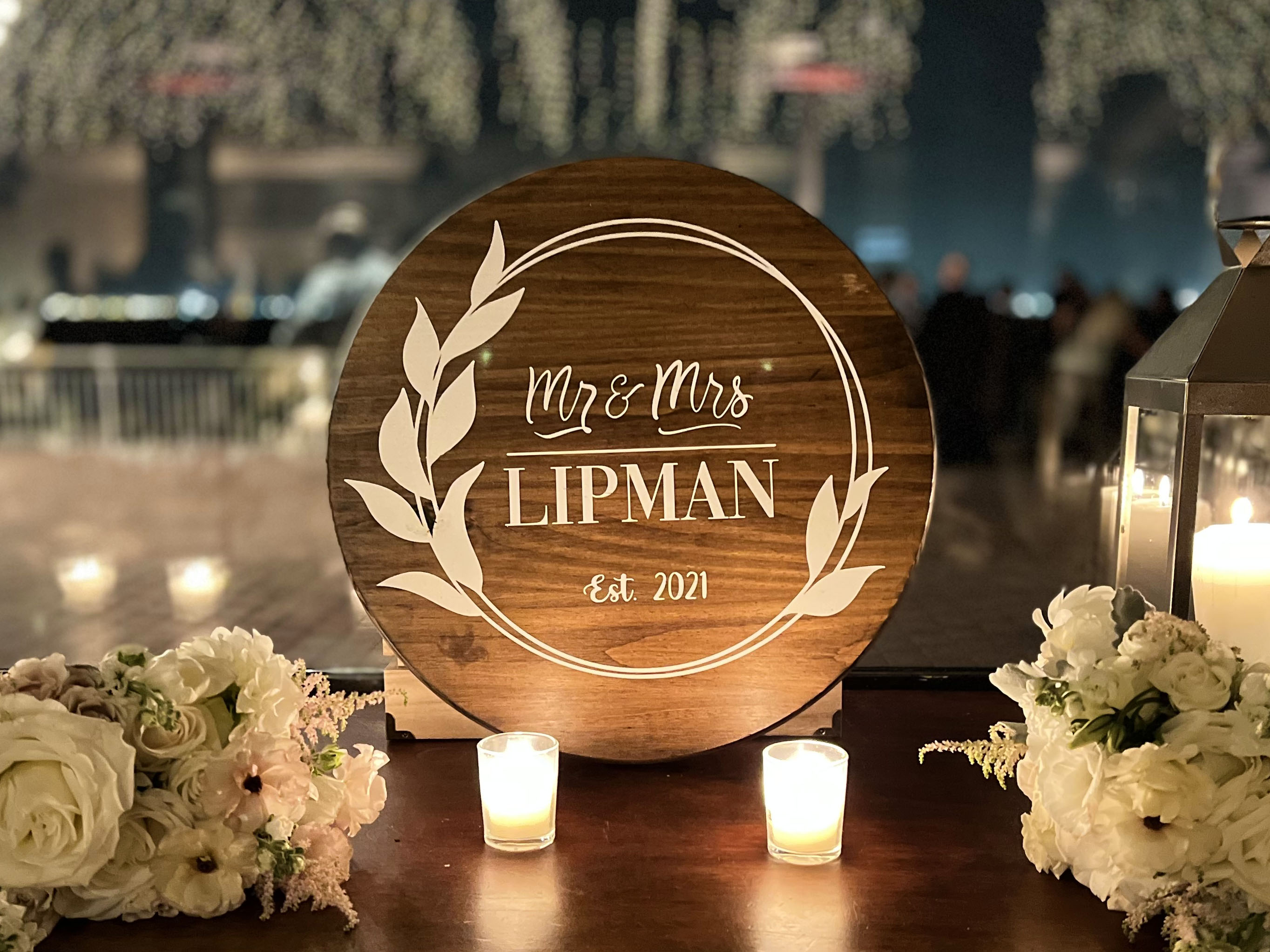 Mr and Mrs Lipman wedding sign
